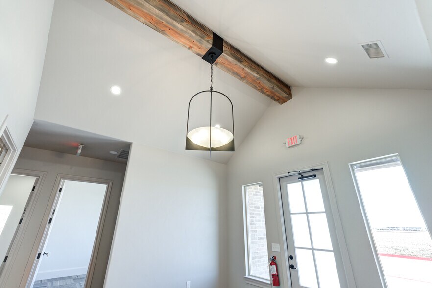 More Photos Of 1418 N Slide Rd, Lubbock Medical For Sale