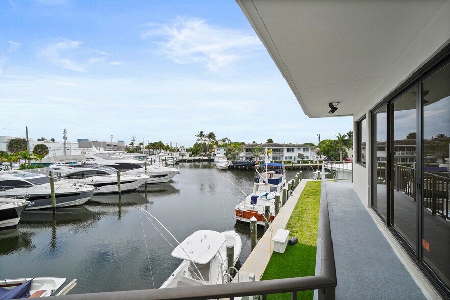More Photos Of 4322-4334 E Tradewinds Ave, Lauderdale-by-the-Sea Loft Creative Space For Lease