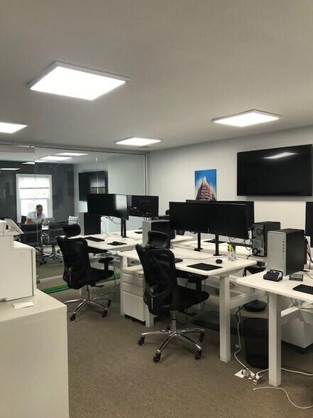 More Photos Of 655 Amboy Ave, Woodbridge Medical For Lease