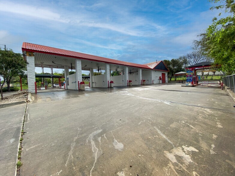 More Photos Of 4950 Evers Rd, San Antonio Carwash For Sale