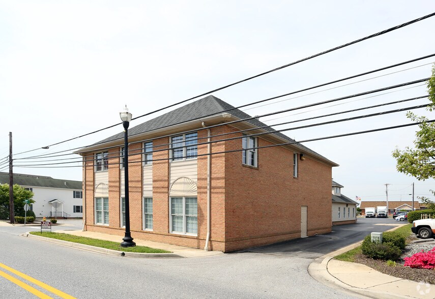 More Photos Of 200 Howard St, La Plata Office For Sale