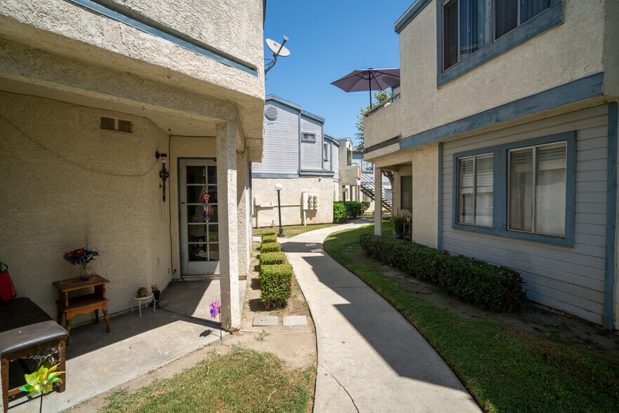 More Photos Of 7739 Bradwell Ave, Whittier Apartments For Sale