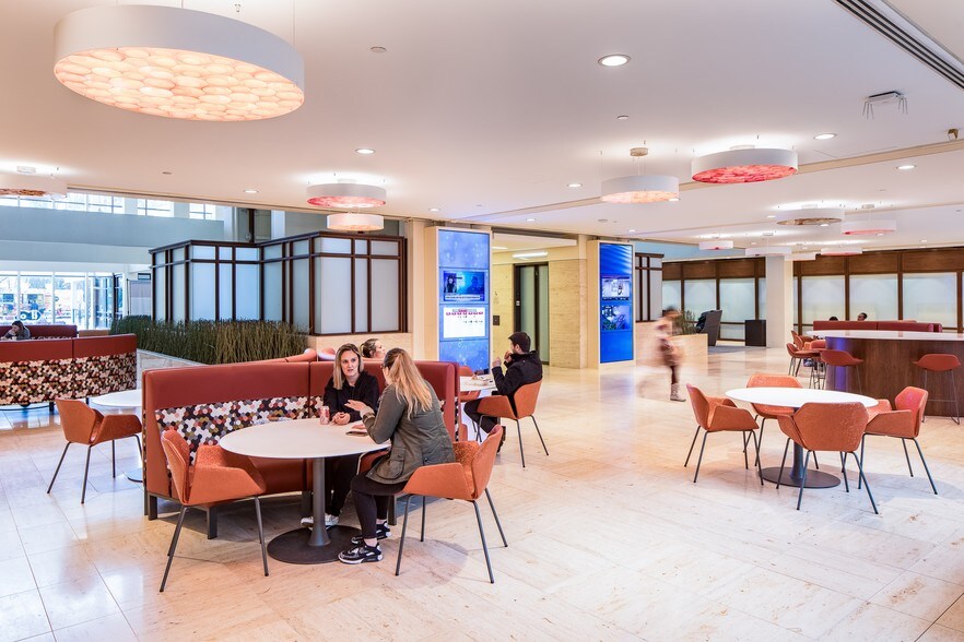 More Photos Of 400 Perimeter Center Ter, Atlanta Unknown For Lease