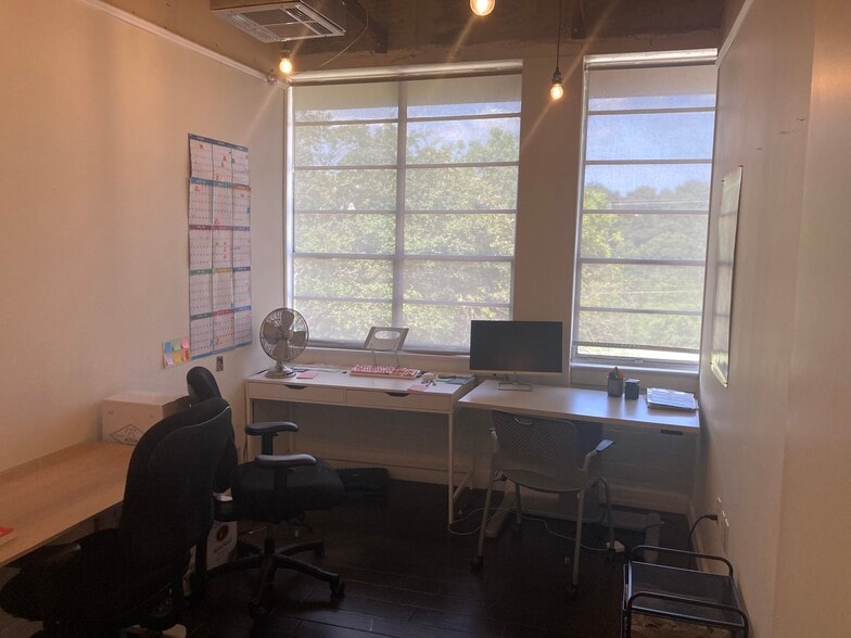 More Photos Of 2003 N Lamar Blvd, Austin Office For Lease