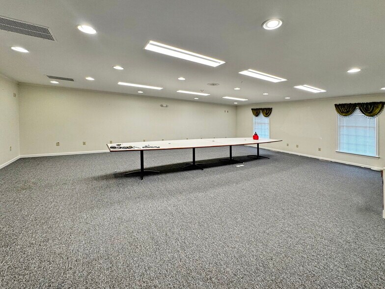 More Photos Of 18119 N Sussex Hwy, Bridgeville Office For Lease
