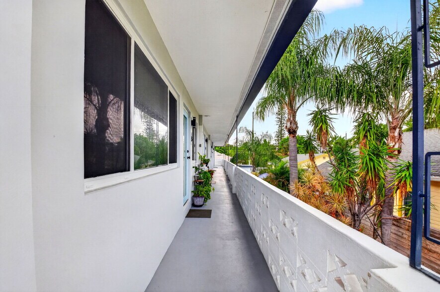 More Photos Of 309 S Palmway, Lake Worth Beach Multifamily For Sale