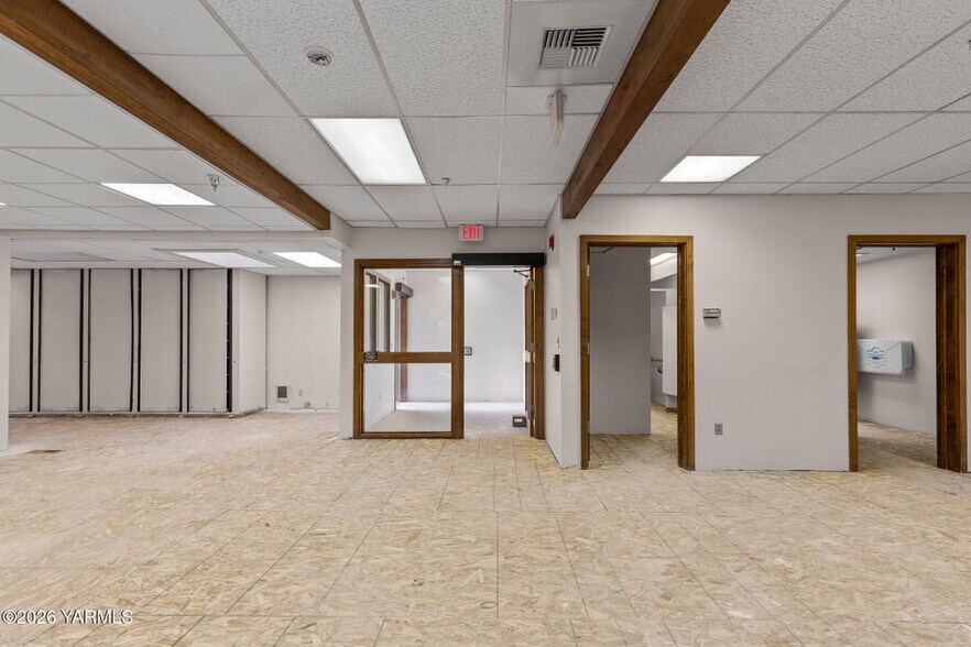 More Photos Of 303 S 12th Ave, Yakima Medical For Sale