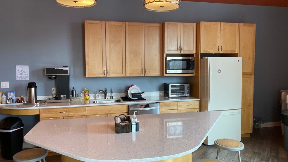 More Photos Of 514 Flat Shoals Ave, Atlanta Bank For Lease