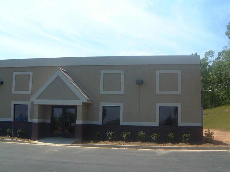 More Photos Of 3768 Peachtree Crest Dr, Duluth Warehouse For Lease