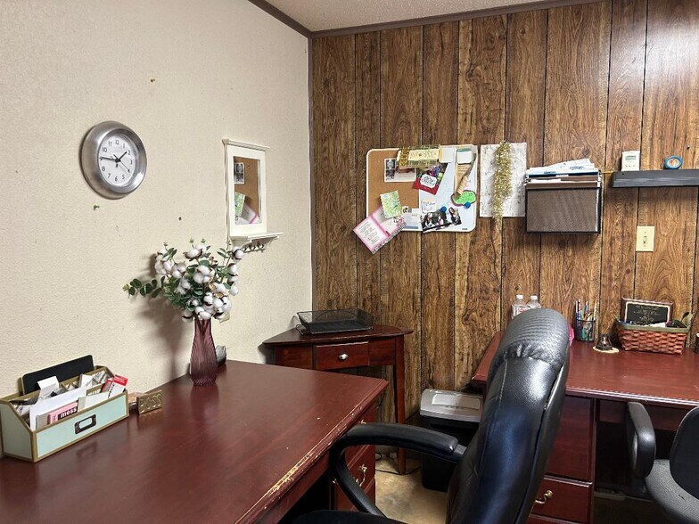 More Photos Of 605 Howard St, Queen City Specialty For Sale