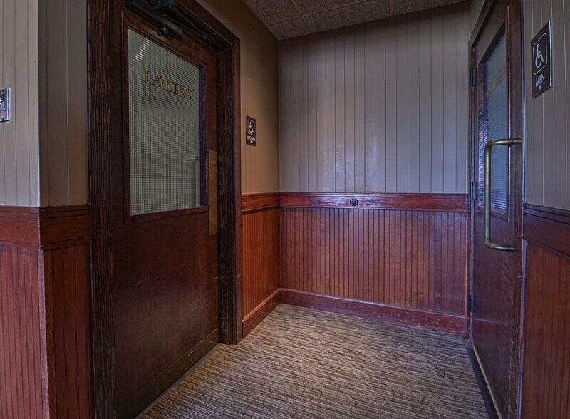 More Photos Of 2675 32nd Ave S, Grand Forks Restaurant For Sale