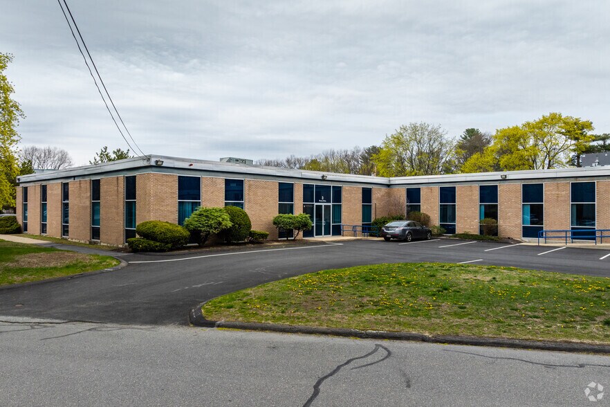 More Photos Of 3 Huron Dr, Natick Research And Development For Lease
