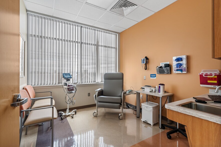 More Photos Of 325 W Broad St, Bethlehem Healthcare For Sale