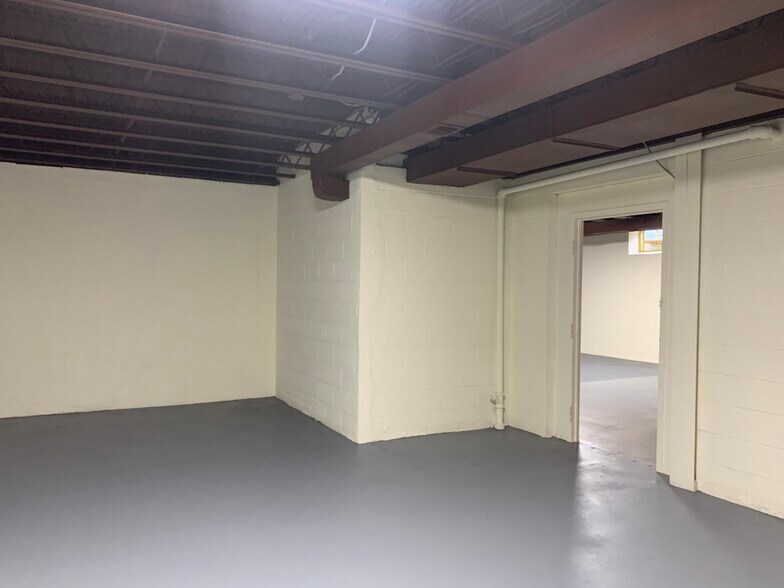 More Photos Of 5810-5814 Seminary Rd, Alexandria Freestanding For Lease