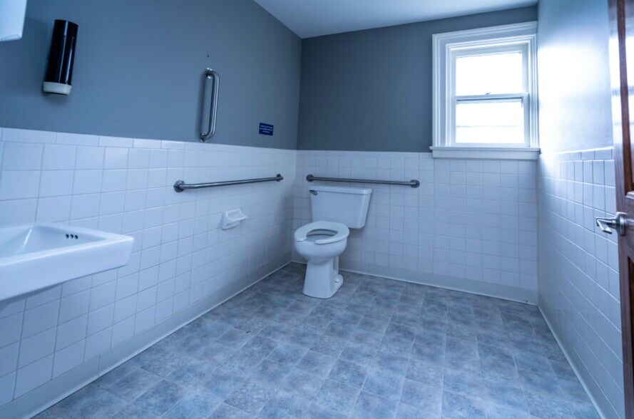 More Photos Of 3911 Main St, Buffalo Medical For Sale