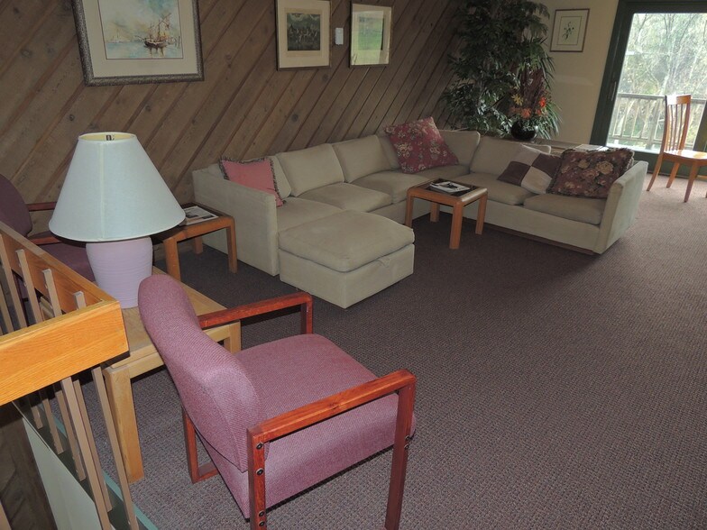 More Photos Of 198 N Main St, Rutland Office For Sale