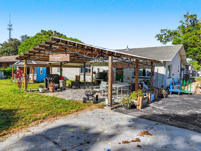 More Photos Of 7813 Leo Kidd Ave, Port Richey Flex For Sale