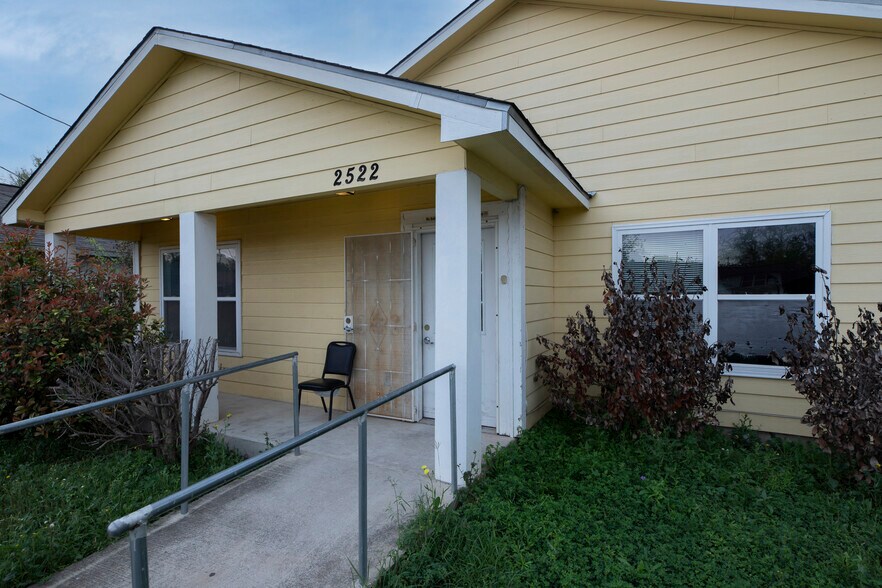More Photos Of 2522 Holly Hill Dr, San Antonio Medical For Lease