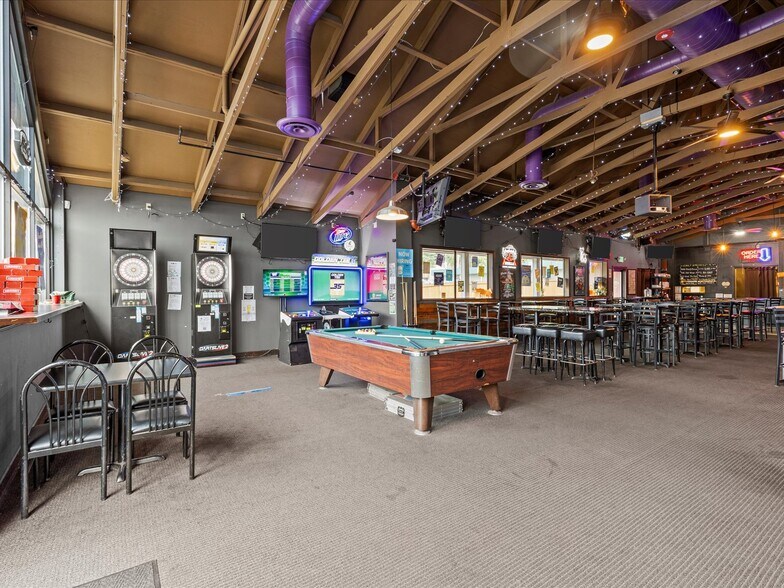 More Photos Of 14417 124th Ave NE, Kirkland Bar For Sale