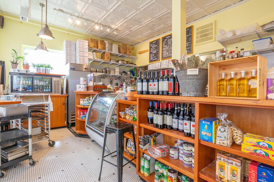 More Photos Of 2707 E Marshall St, Richmond Storefront Retail Residential For Sale