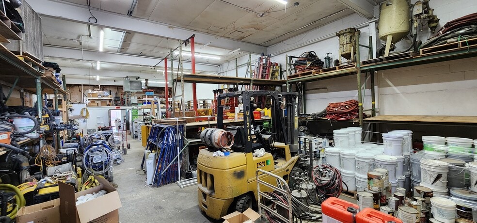 More Photos Of 4 Alcap Rdg, Cromwell Manufacturing For Lease