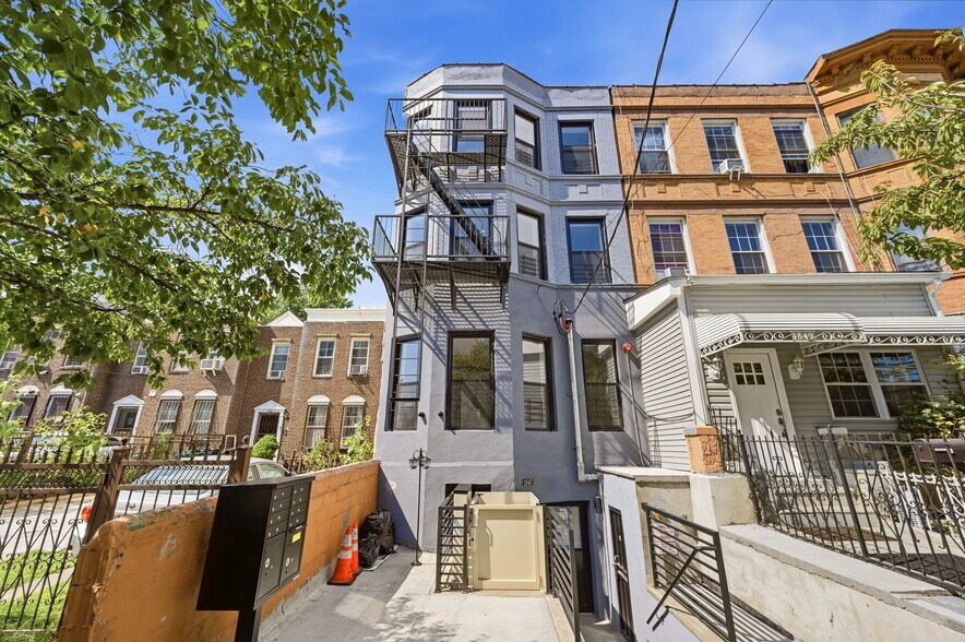 More Photos Of 1847 Harrison Ave, Bronx Apartments For Sale