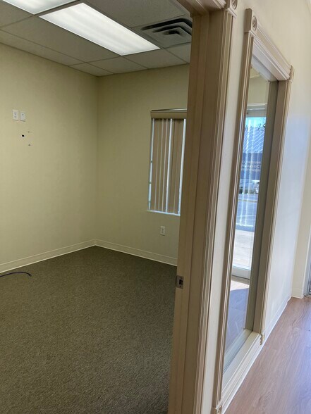 More Photos Of 303 SW 18th St, Bentonville Office For Lease