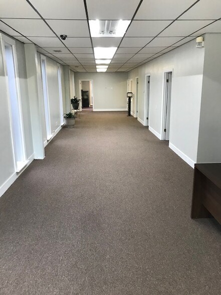 More Photos Of 444 Drake St, Statesville Warehouse For Lease