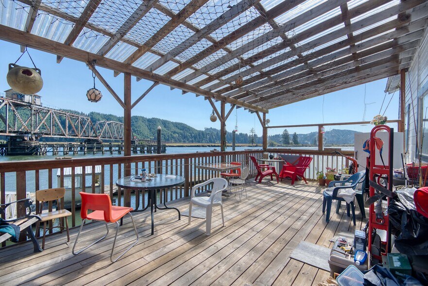 More Photos Of 6750 Or-126 Hwy, Florence Marina For Sale