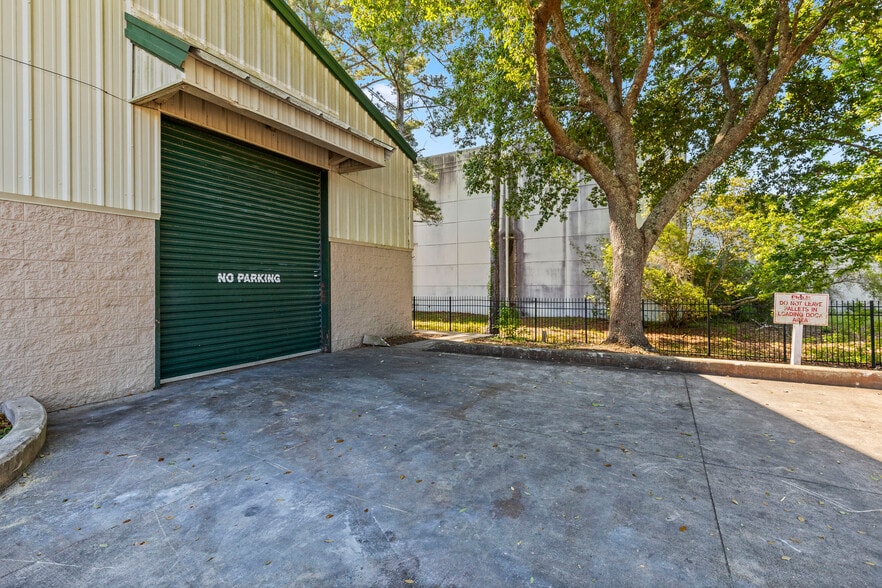 More Photos Of 3653 Regent Blvd, Jacksonville Warehouse For Sale