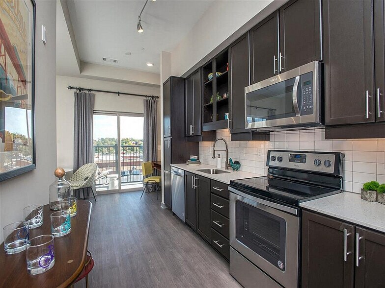 More Photos Of 120 S 5th St, Nashville Apartments For Lease