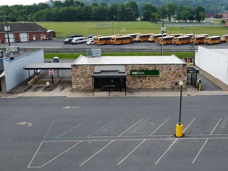 More Photos Of 45 E Chestnut St, Mifflinburg Unknown For Lease