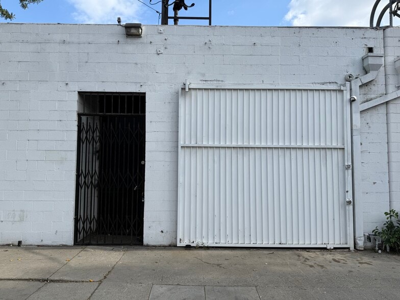 More Photos Of 3332 14th St, Los Angeles Warehouse For Lease