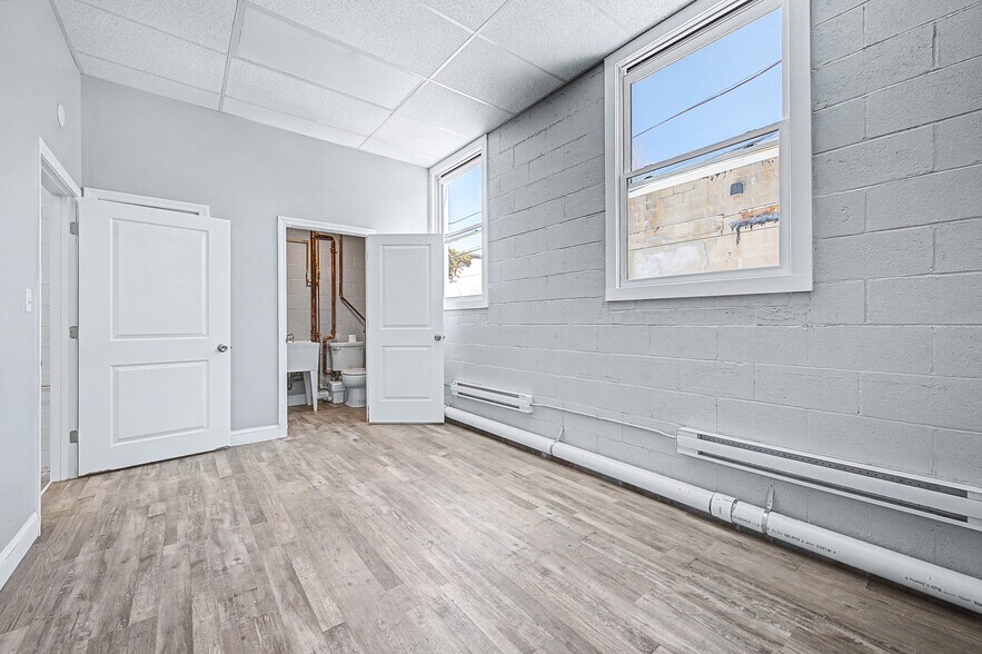 More Photos Of 204 Providence St, Hyde Park Industrial For Lease