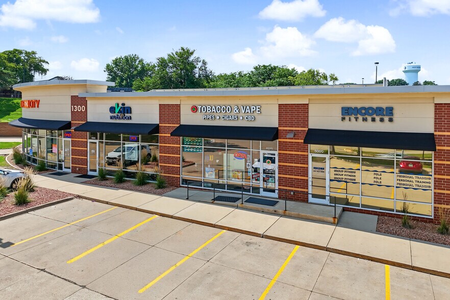 More Photos Of 1300 NW 100th St, Clive Health Club For Lease