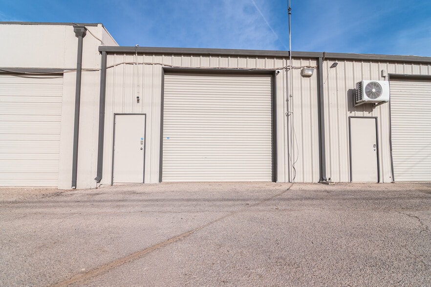 More Photos Of 5023 Princeton Ave, Midland Loft Creative Space For Lease