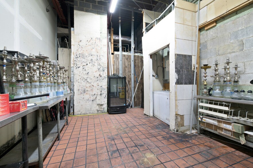 More Photos Of 13901 Michigan Ave, Dearborn Restaurant For Sale