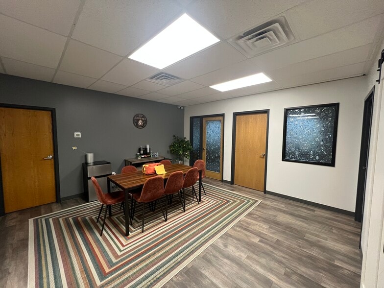 More Photos Of 4420 NE Chouteau Tfwy, Kansas City Medical For Lease