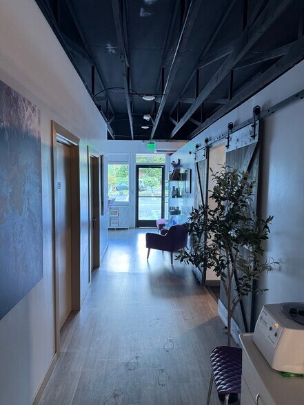 More Photos Of 4011-4031 Avati Dr, San Diego Storefront For Lease