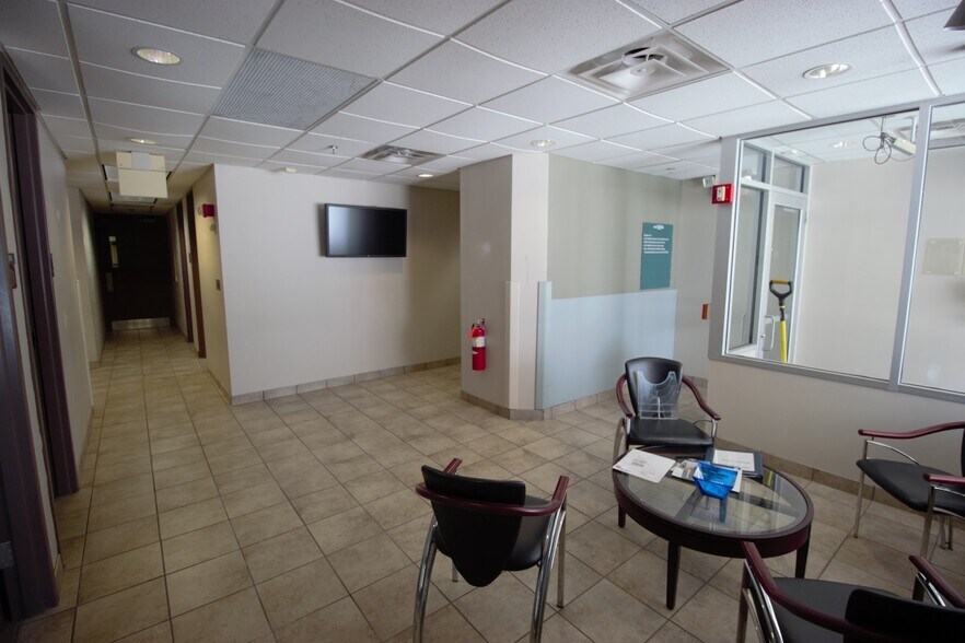 More Photos Of 77 Ridgeland Rd, Rochester Research And Development For Sale