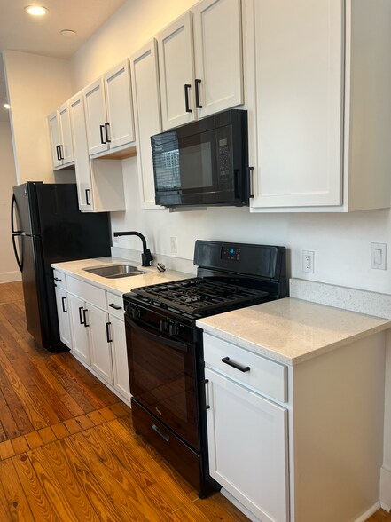 More Photos Of 16 E Lawrence St, Pontiac Apartments For Sale