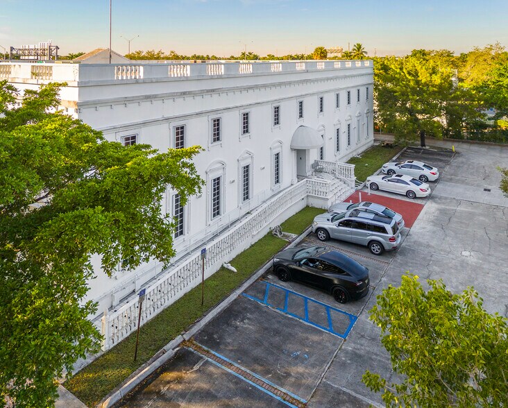 More Photos Of 15165 NW 77th Ave, Miami Lakes Medical For Lease