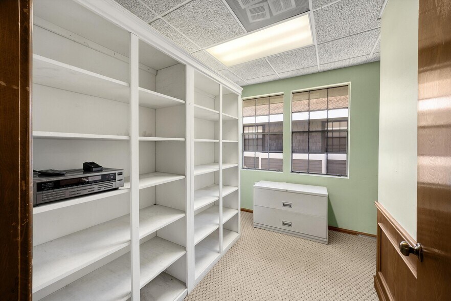 More Photos Of 940 W 17th St, Santa Ana Loft Creative Space For Lease