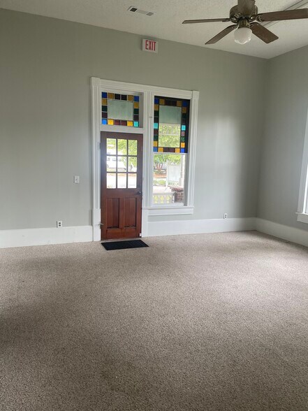 More Photos Of 315 Main Ave, Northport Office Residential For Lease