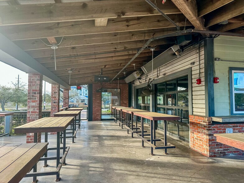 More Photos Of 17381 Tomball Pky, Houston Restaurant For Sale