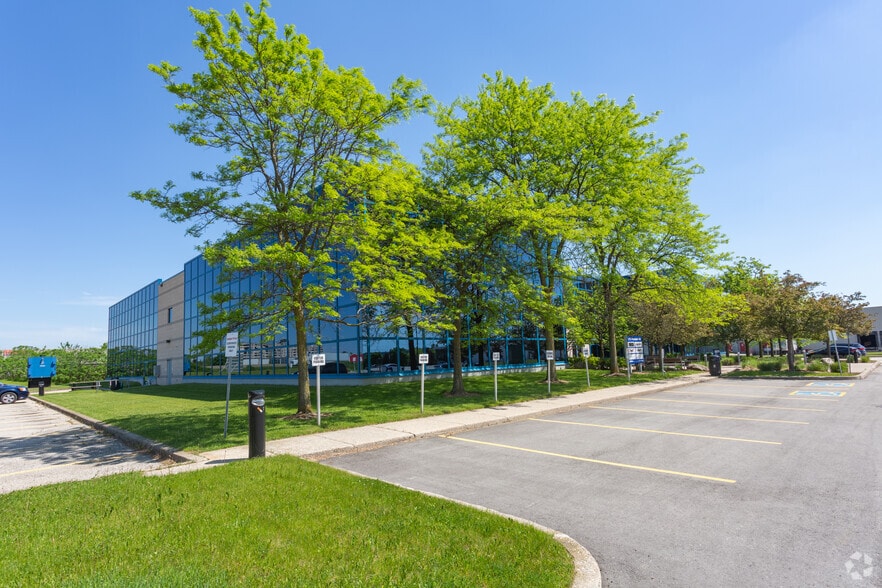 More Photos Of 278 Pinebush Rd, Cambridge Office For Lease