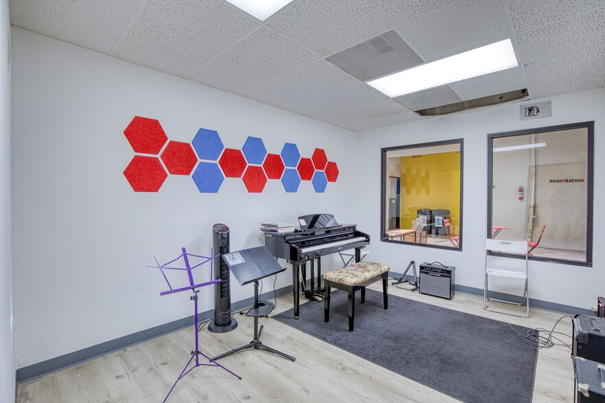 More Photos Of 8311 Westminster Blvd, Westminster Medical For Lease