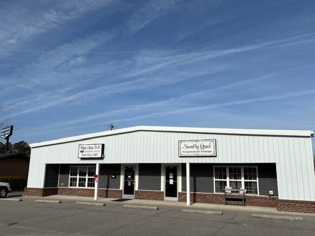 Primary Photo Of 205 S Academy St, Richlands General Retail For Lease