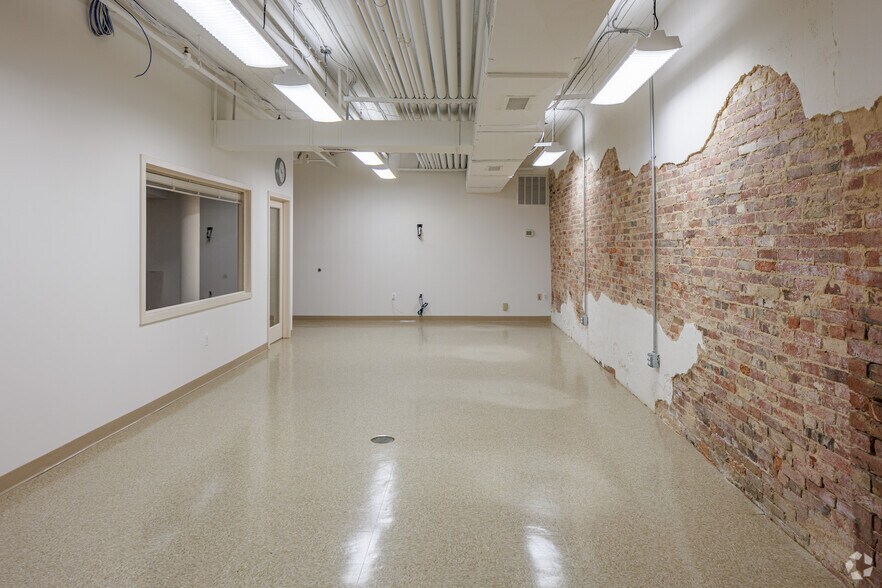 More Photos Of 307 W Baltimore St, Baltimore Loft Creative Space For Lease