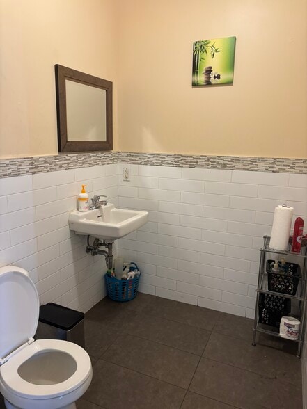 More Photos Of 98 Suydam St, Brooklyn Storefront Retail Residential For Lease